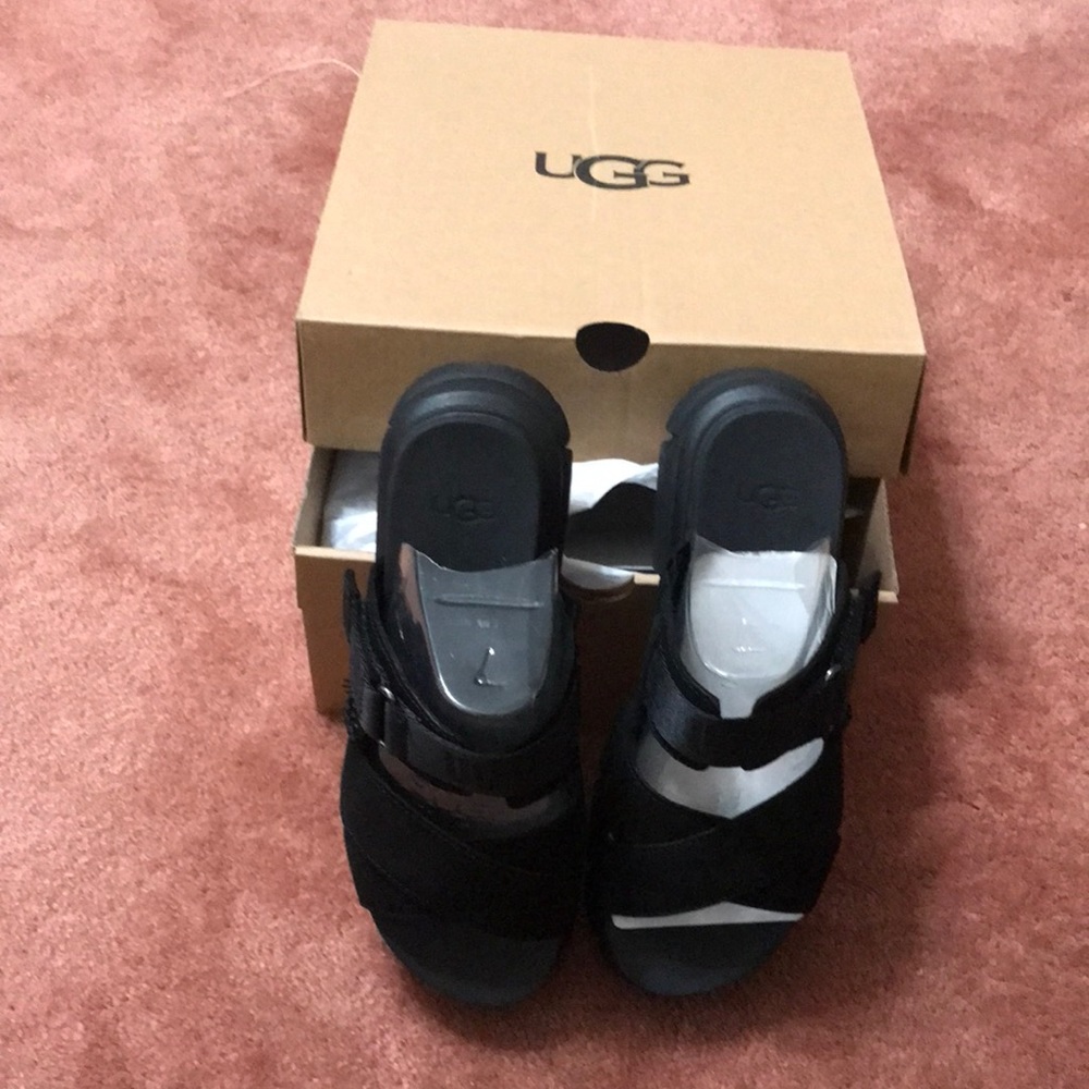 UGG brand new shoes with Velcro black - Picture 4 of 17